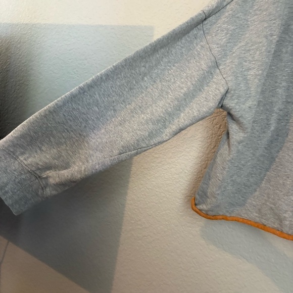 Star Wars: The Rise Of Skywalker Resistance Raw-Edge Athletic Jersey crop - Picture 8 of 11